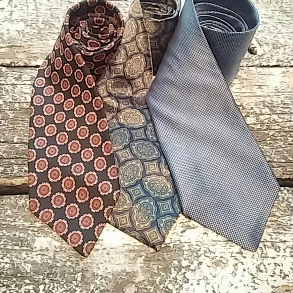 Lot of three silk ties - Picture 1 of 4